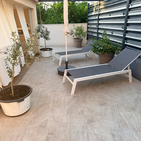 A - Heating Pool Apartment *