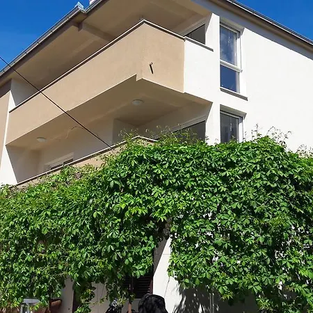 شقة A - Heating Pool