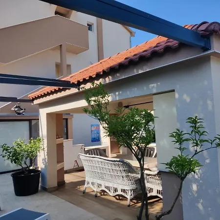 Apartment A - Heating Pool *